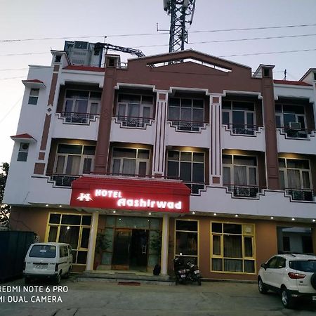 Aashirwad Hotel Katra  Exteriör bild
